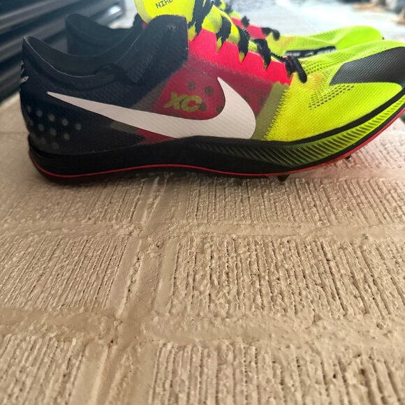 Nike Men's ZoomX Dragonfly SIZE 9 - Picture 1 of 3